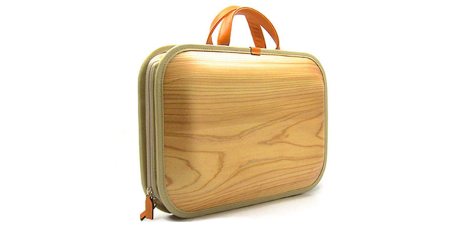 海外でも広く注目された木製バッグ「monacca?モナッカ」